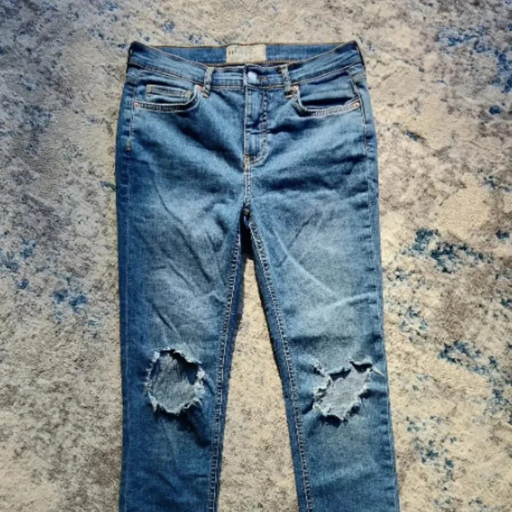 Free People Women's Size 27 Distressed Skinny Jeans